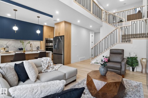1707 47 Street, Edmonton, AB 