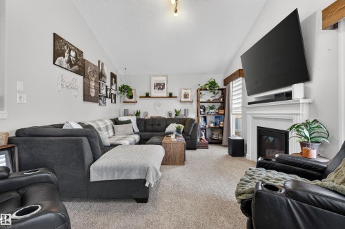 16528 132 Street, Edmonton, AB 