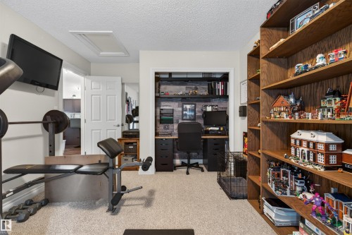 16528 132 Street, Edmonton, AB 