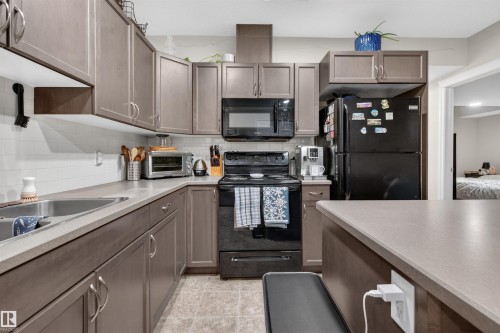 16528 132 Street, Edmonton, AB 