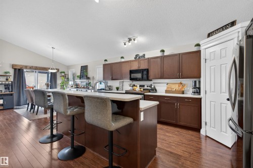 16528 132 Street, Edmonton, AB 