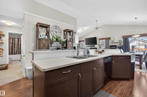 16528 132 Street, Edmonton, AB 