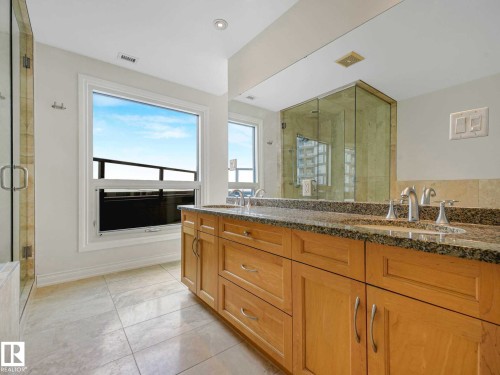 Bathroom - 902 10108 125 Street, Edmonton, AB 
