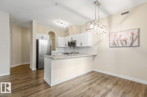 101 8488 111 Street, Edmonton, AB - Indoor Photo Showing Kitchen