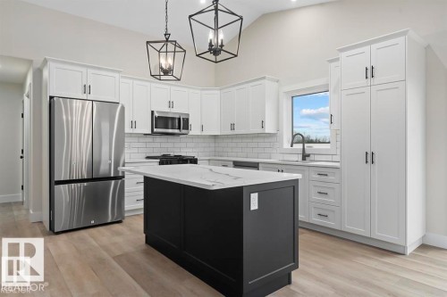 303 Fundy Way, Cold Lake, AB - Indoor Photo Showing Kitchen With Stainless Steel Kitchen With Upgraded Kitchen
