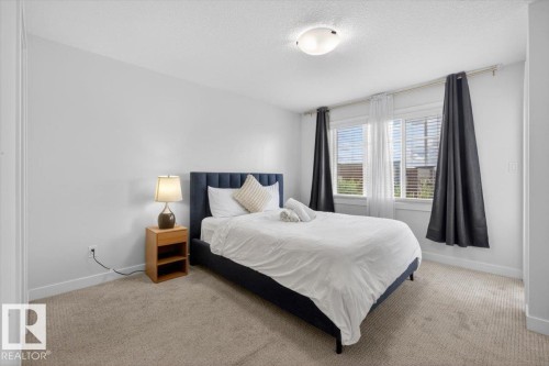 8090 Kiriak Link, Edmonton, AB 