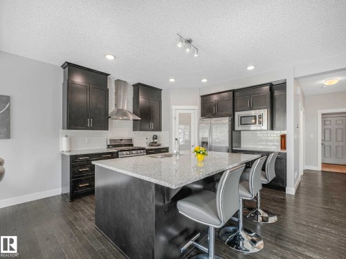 13755 166 Avenue, Edmonton, AB - Indoor Photo Showing Kitchen With Stainless Steel Kitchen With Upgraded Kitchen