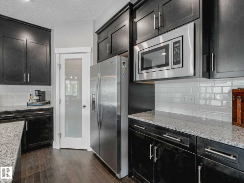 13755 166 Avenue, Edmonton, AB - Indoor Photo Showing Kitchen With Stainless Steel Kitchen With Upgraded Kitchen