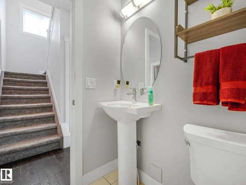 13755 166 Avenue, Edmonton, AB - Indoor Photo Showing Bathroom