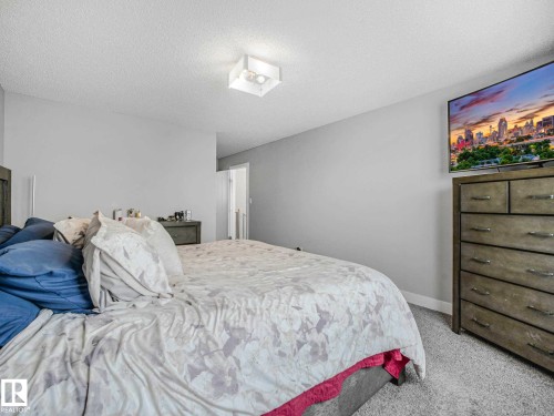 13755 166 Avenue, Edmonton, AB - Indoor Photo Showing Bedroom