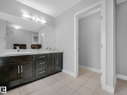 13755 166 Avenue, Edmonton, AB - Indoor Photo Showing Bathroom