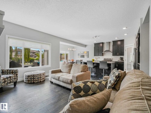 13755 166 Avenue, Edmonton, AB - Indoor Photo Showing Living Room