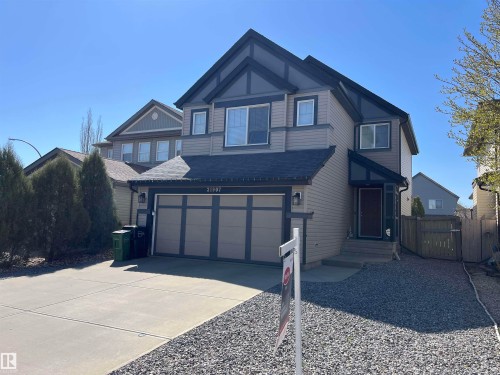 21907 95 Avenue, Edmonton, AB 