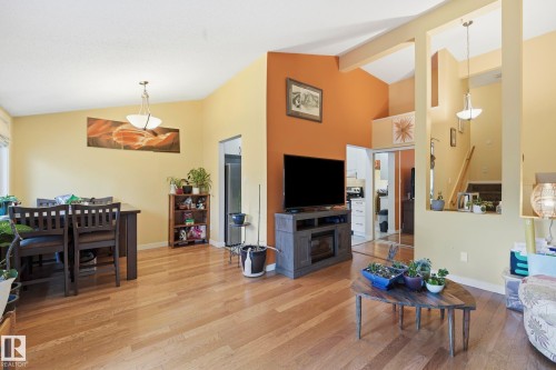 7303 180 Street, Edmonton, AB 