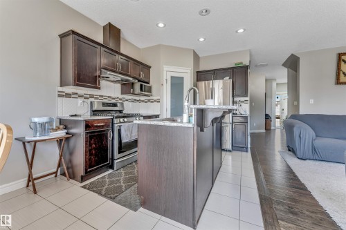 2903 16 Ave, Edmonton, AB 