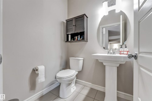 2903 16 Ave, Edmonton, AB 