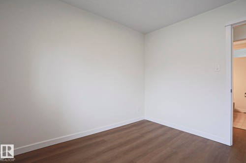 Image quality insufficient for description - 10 Murray Crescent, St. Albert, AB 