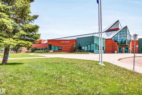 4551 33A Avenue, Edmonton, AB 