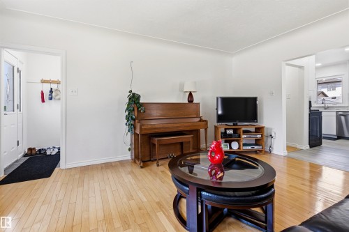 8708 89 Avenue, Edmonton, AB 