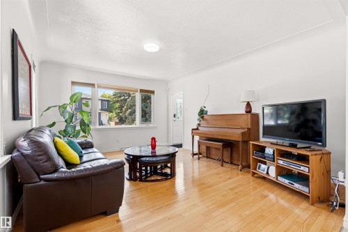 8708 89 Avenue, Edmonton, AB 