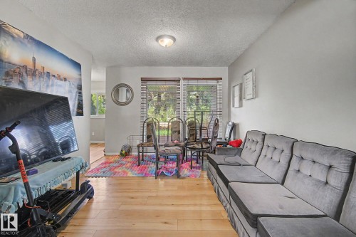 Living room - 45 2020 105 Street, Edmonton, AB 