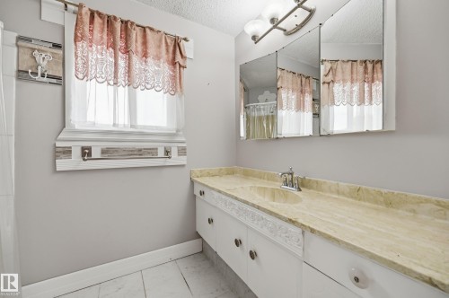 2169 78 Street, Edmonton, AB 