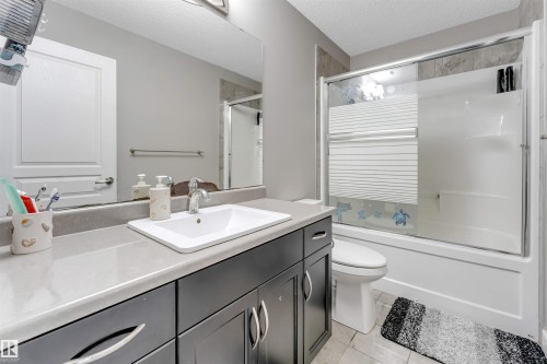 5930 19A Avenue, Edmonton, AB - Indoor Photo Showing Bathroom