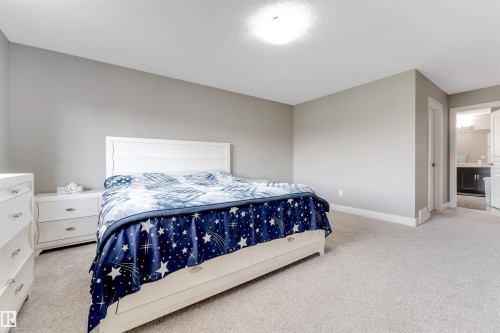 5930 19A Avenue, Edmonton, AB - Indoor Photo Showing Bedroom