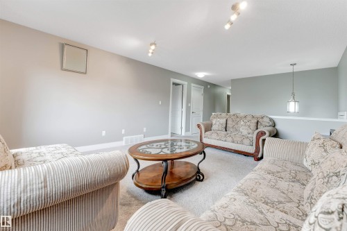 5930 19A Avenue, Edmonton, AB - Indoor Photo Showing Living Room