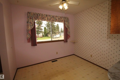 5504 56 Street, Barrhead, AB 