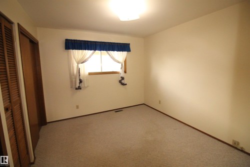 5504 56 Street, Barrhead, AB 