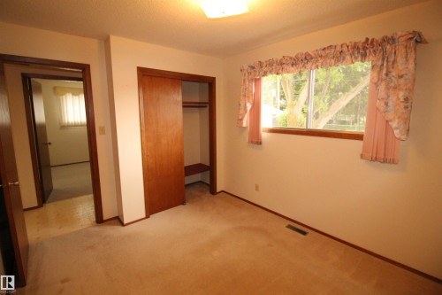 5504 56 Street, Barrhead, AB 