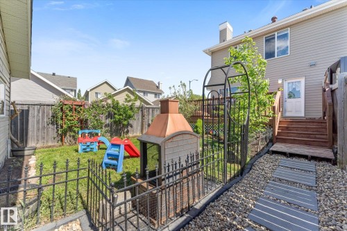 9074 Shaw Way, Edmonton, AB 