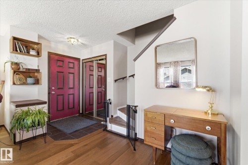 9074 Shaw Way, Edmonton, AB 