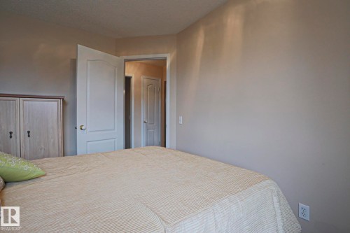 7716 154 Avenue, Edmonton, AB 