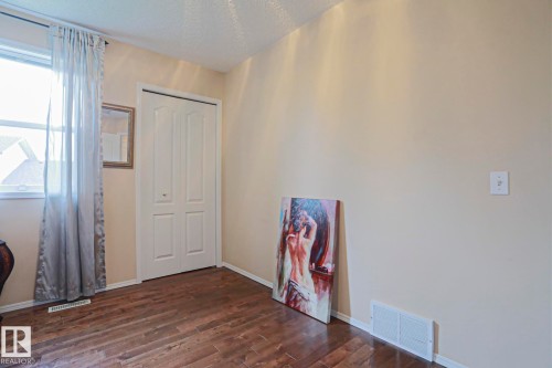 7716 154 Avenue, Edmonton, AB 