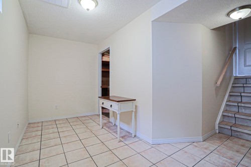 7716 154 Avenue, Edmonton, AB 