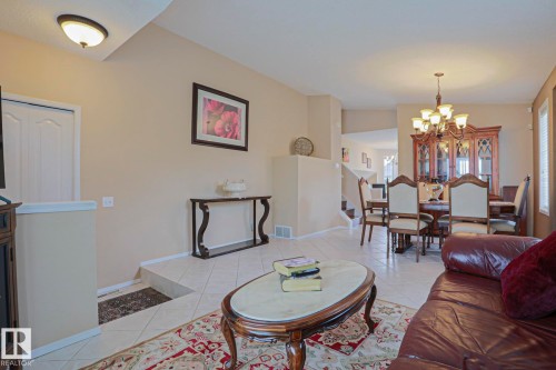 7716 154 Avenue, Edmonton, AB 