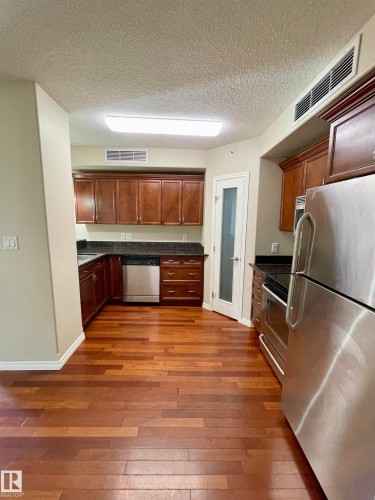 205 9707 106 Street, Edmonton, AB 
