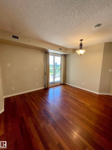 205 9707 106 Street, Edmonton, AB 