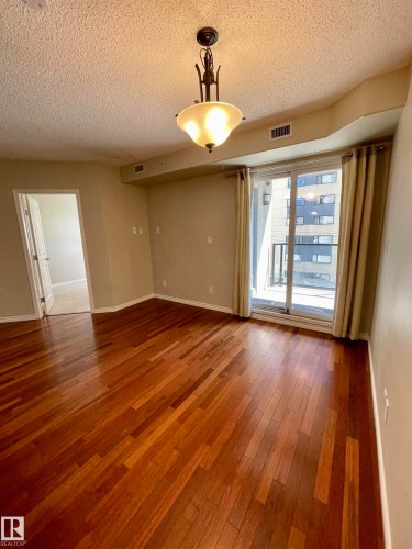 205 9707 106 Street, Edmonton, AB 