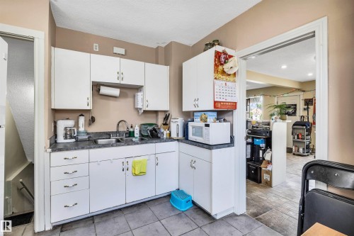 11722 81 Street, Edmonton, AB 