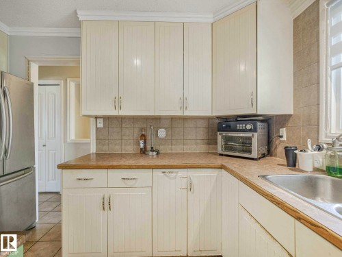 4902 52 Avenue, Beaumont, AB 