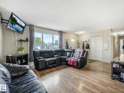 4902 52 Avenue, Beaumont, AB 
