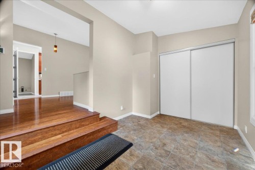 15302 76 Av, Edmonton, AB 