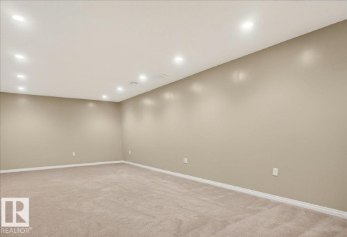 15302 76 Av, Edmonton, AB 