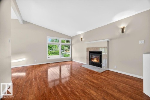15302 76 Av, Edmonton, AB 