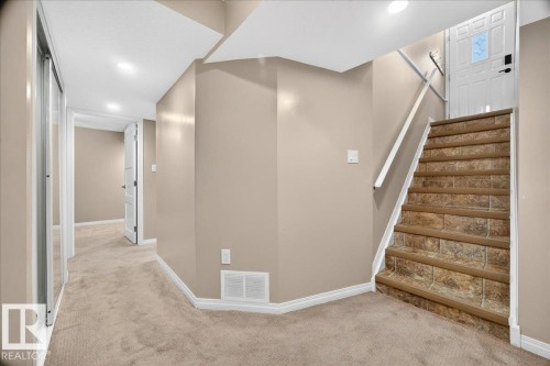 15302 76 Av, Edmonton, AB 
