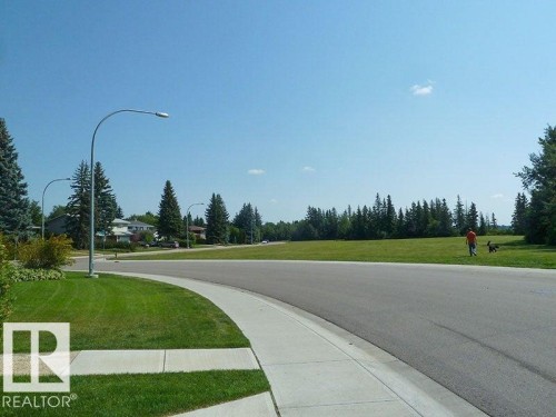 15302 76 Av, Edmonton, AB 
