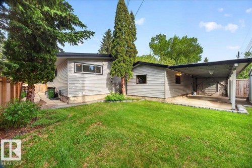 15302 76 Av, Edmonton, AB 